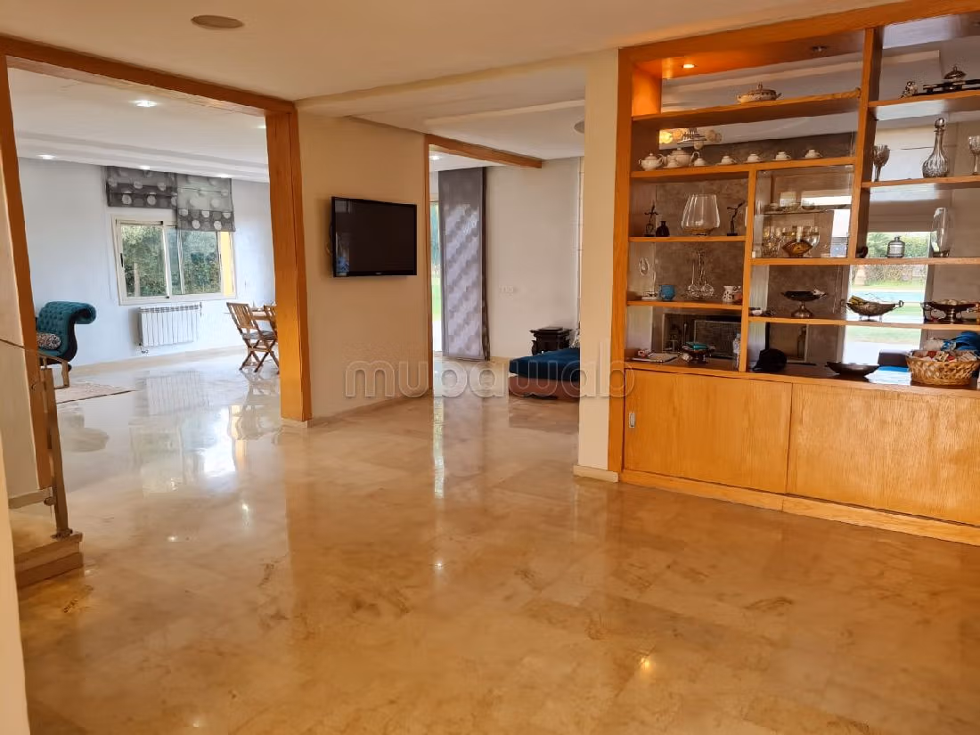 Casa de alto standing en venta. 7 habitaciones. Amueblado