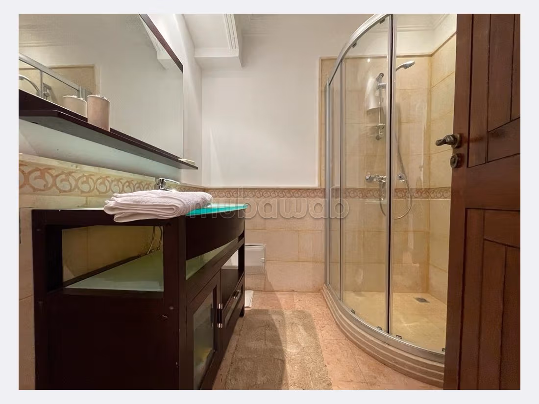 Affitto di un bellissimo appartamento a Agdal. 3 locali spaziosi. Ammobiliato