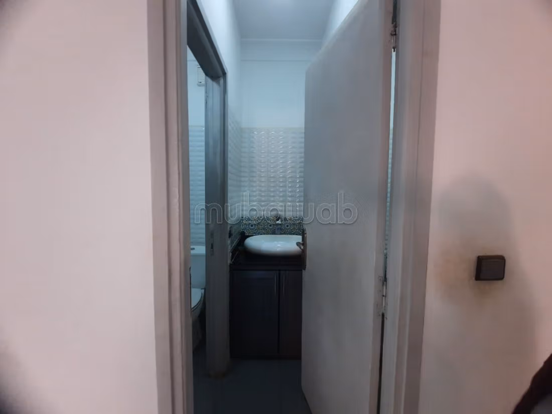 Comodo ufficio in affitto a Route de Safi. Superficie di 220 m². 