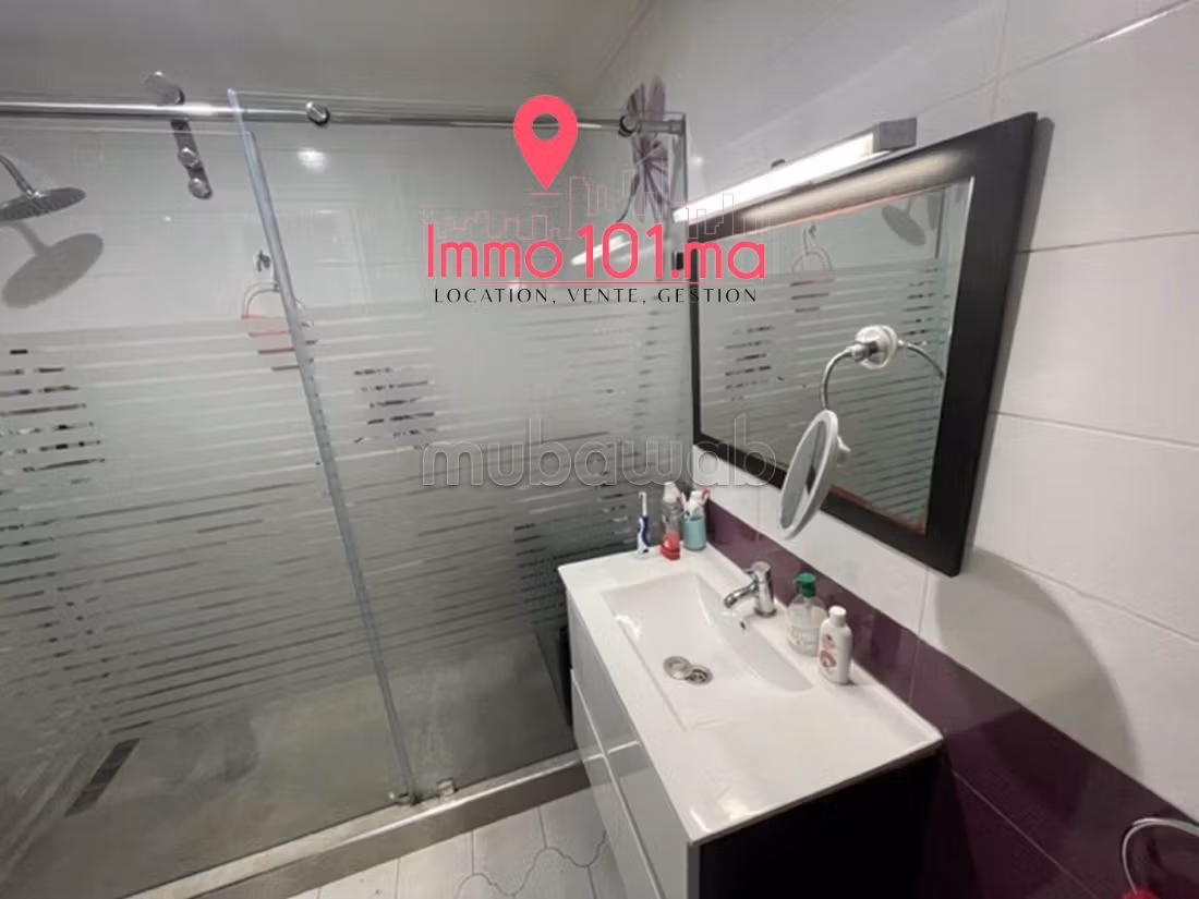 Sale of a lovely apartment in Riyad. 5 large living areas. Fireplace
