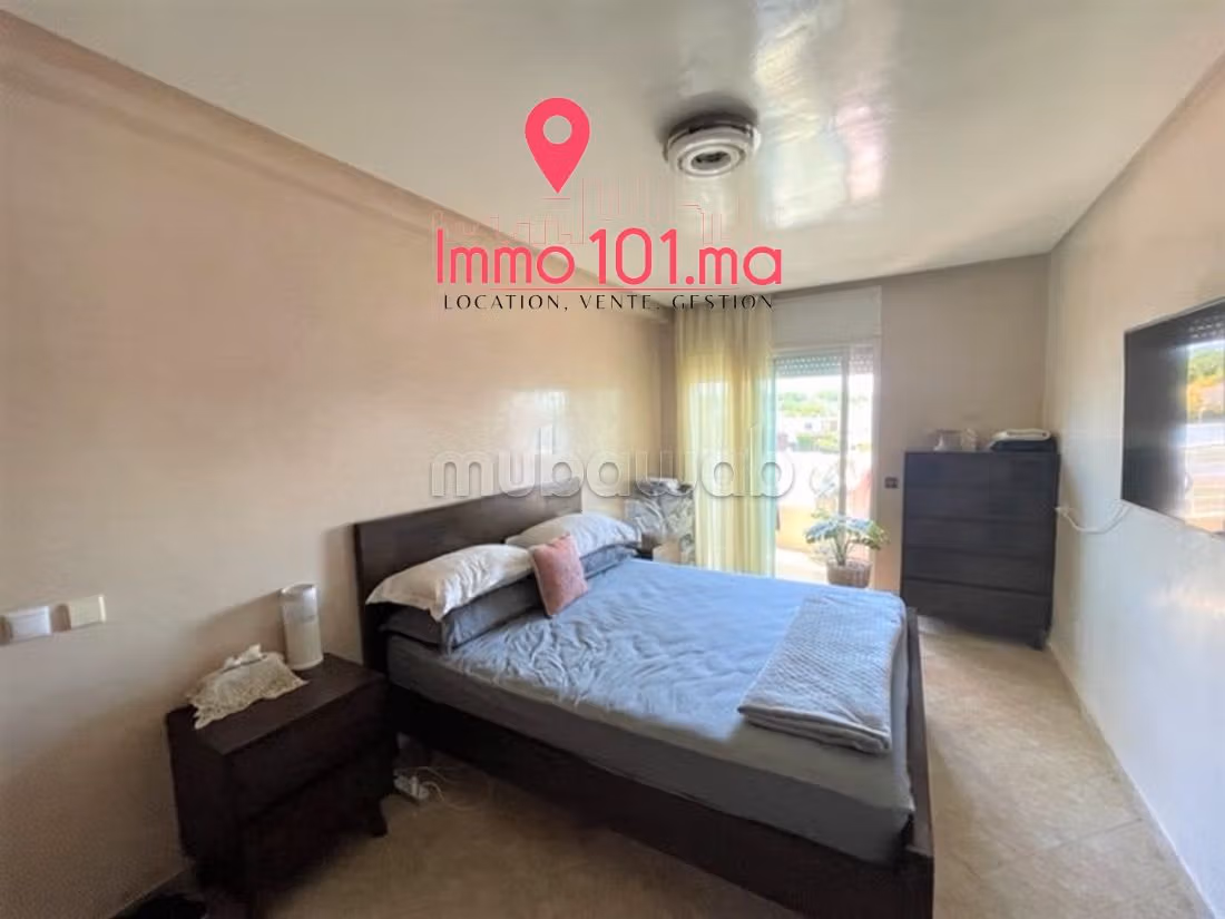 Sale of a lovely apartment in Riyad. 5 large living areas. Fireplace