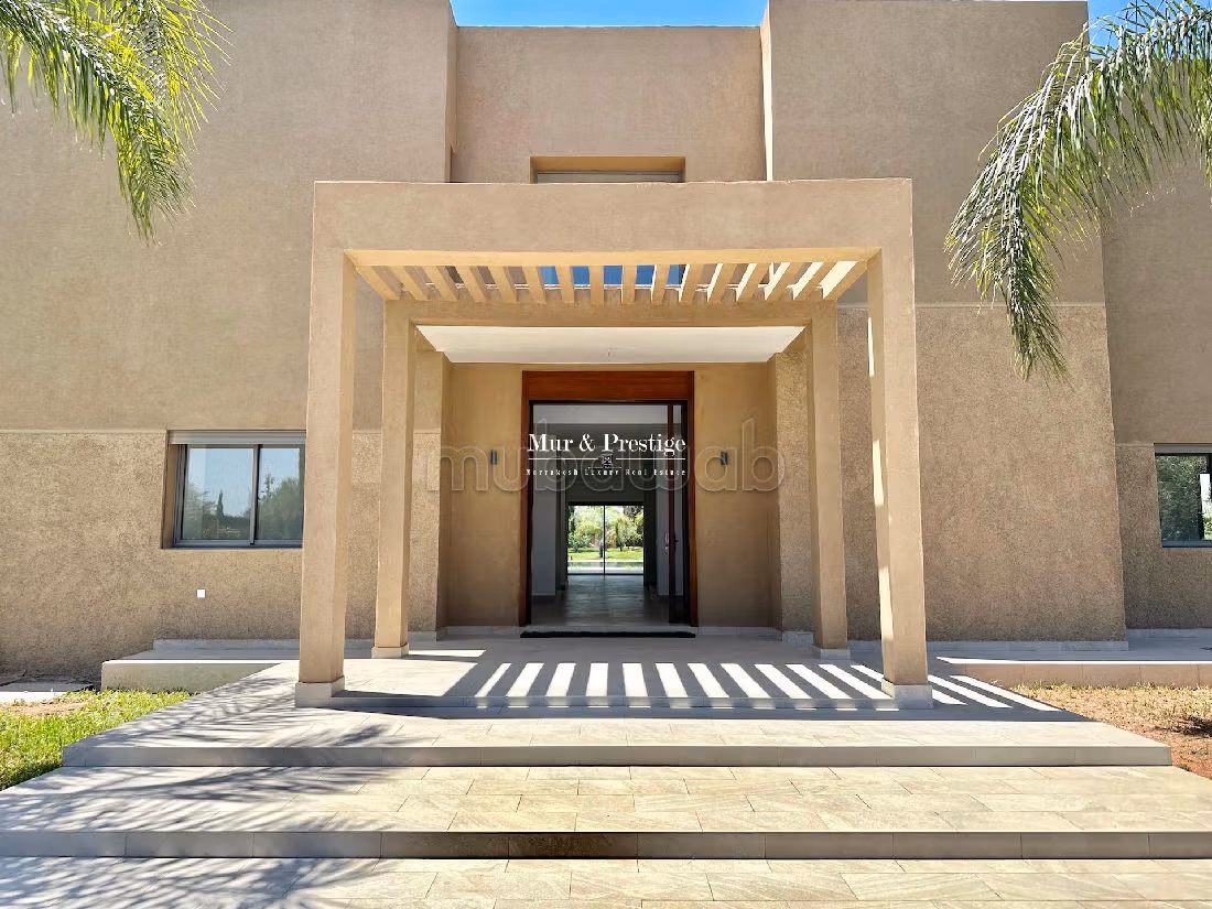 High quality house for sale. 5 comfortable rooms. Usable fireplace. 