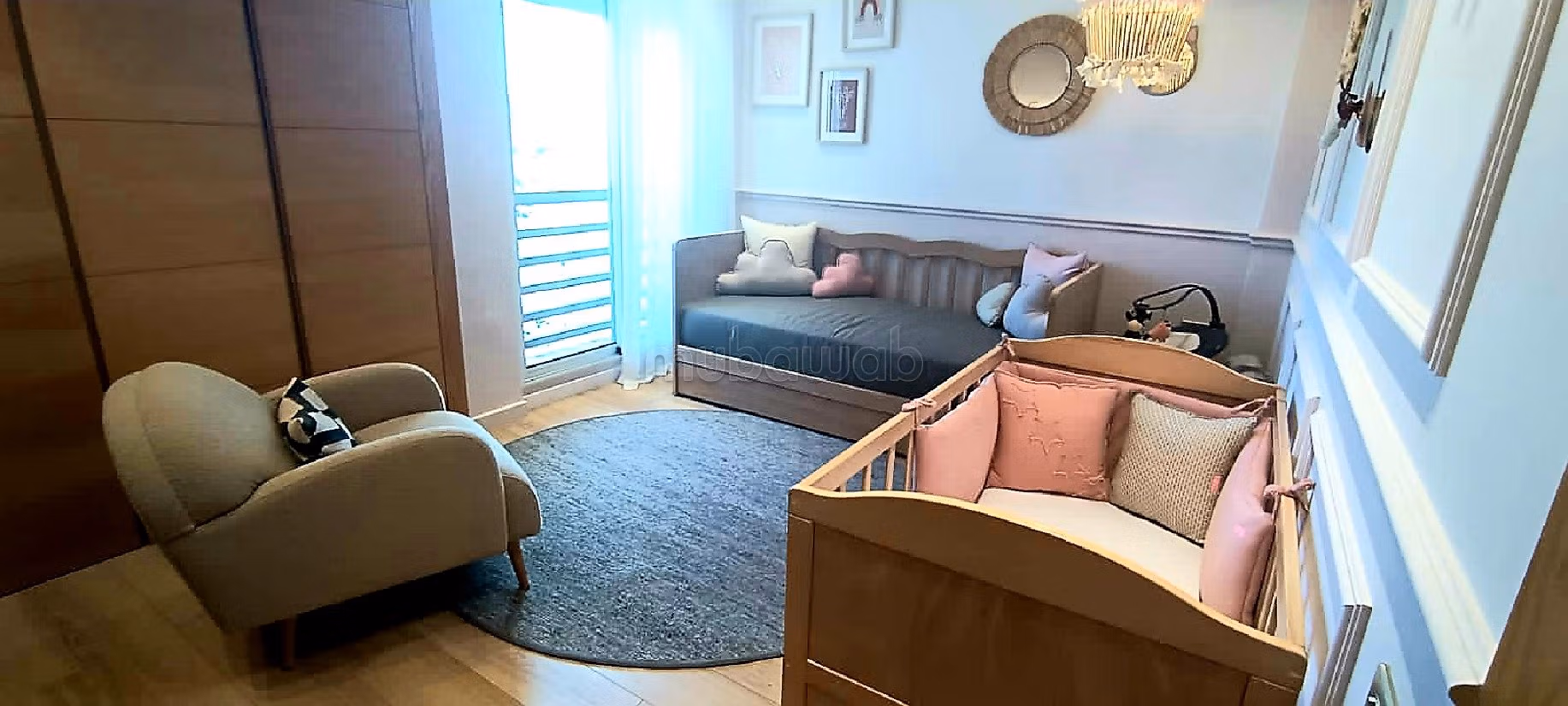 Magnifica villa in vendita. Superficie totale 730 m². Impianto di aria condizionata e piscina. 