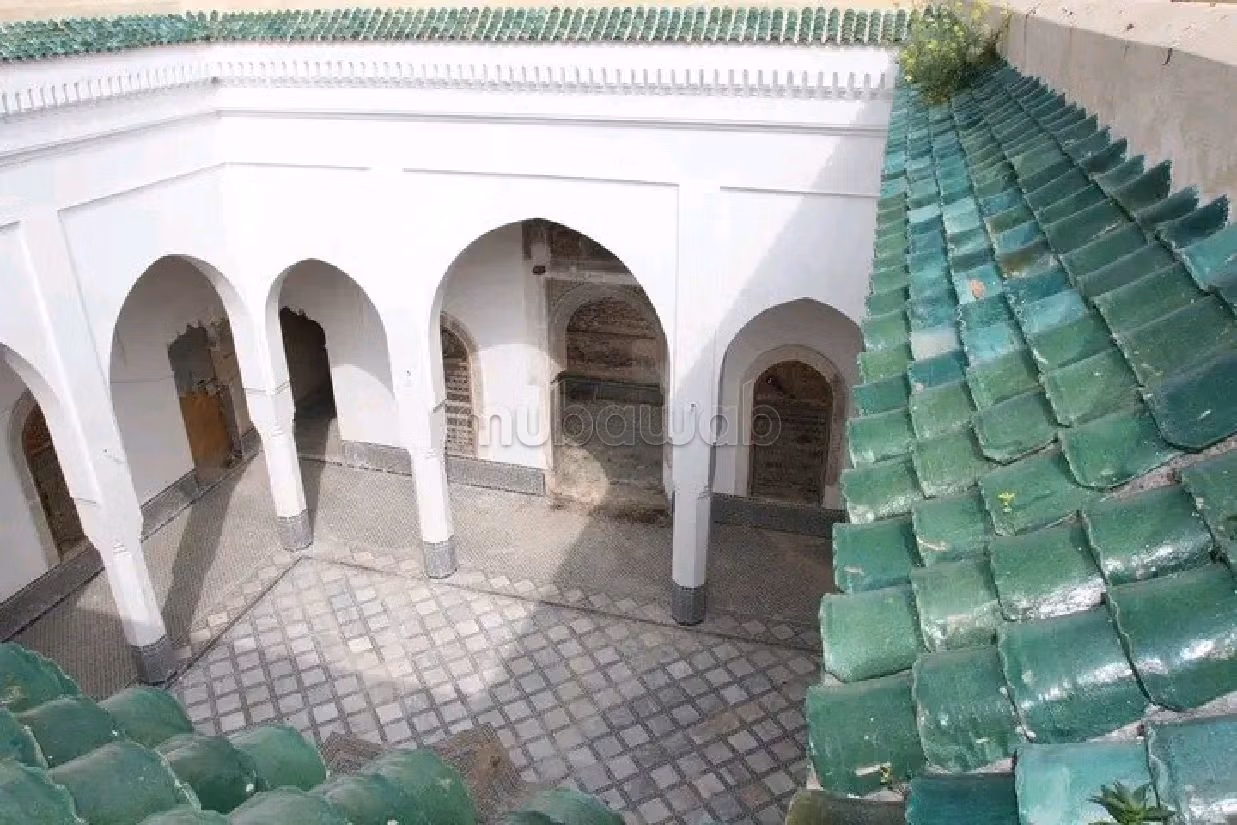 Riads kopen in Talaa. Totale oppervlakte 6000 m². Garage en mooi terras. 