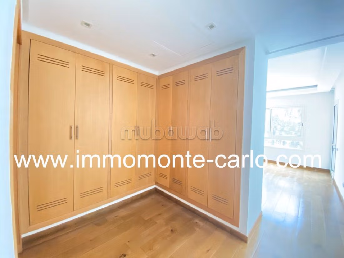 Apartment for rent in Souissi. 2 lovely rooms. Satellite dish and Reinforced door.