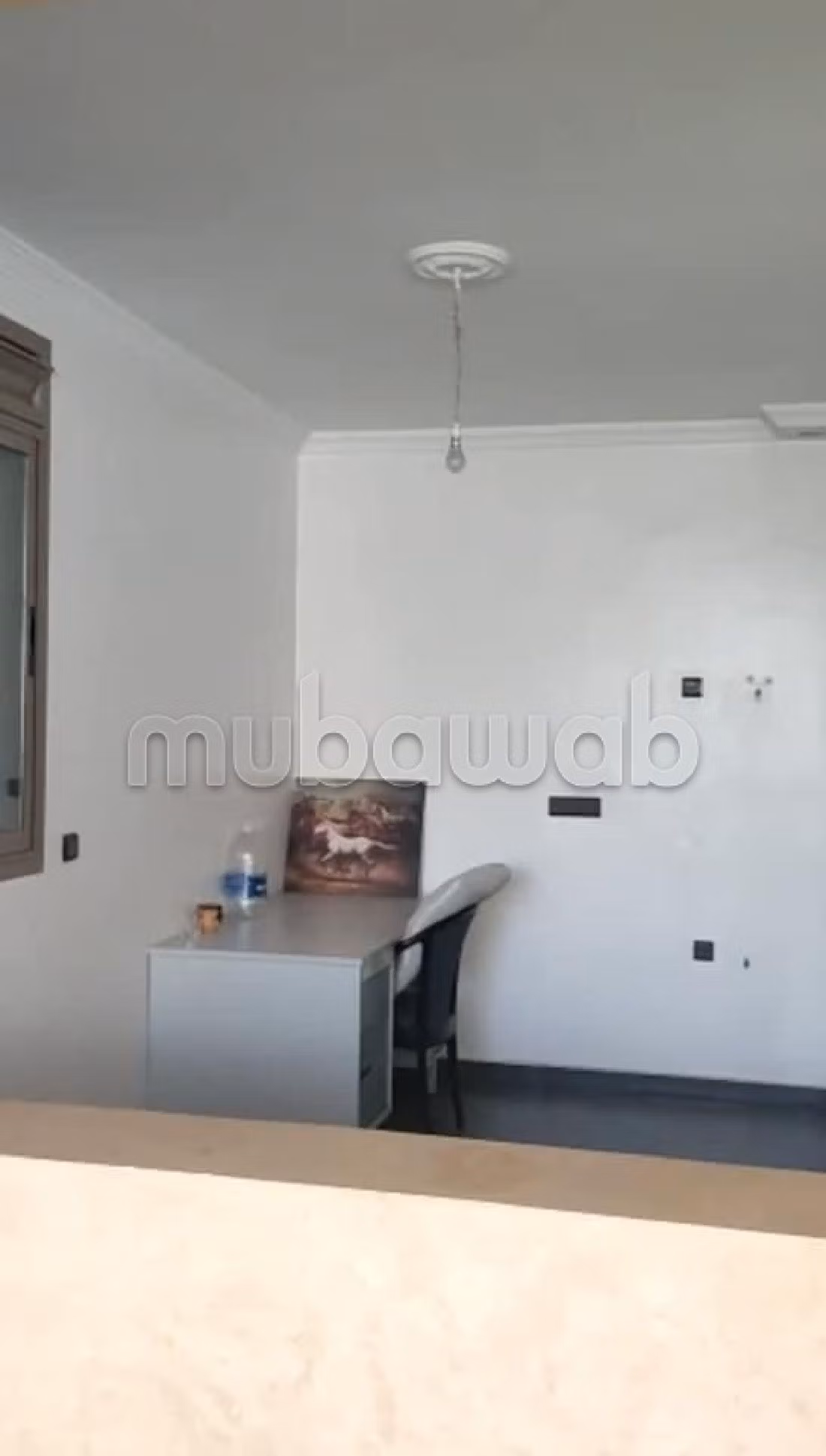 House for sale in Abattoirs. 10 large rooms. Exceptional view of the mountains, reinforced door. 