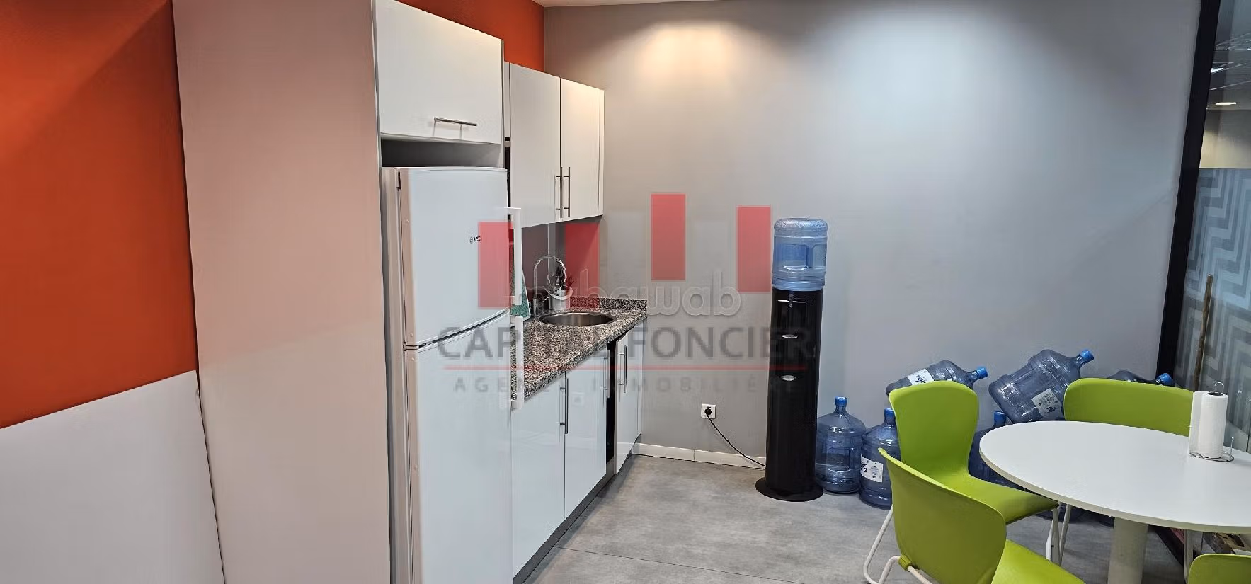 Oficinas en alquiler en Casablanca Marina. Área total 208 m². Con Ascensor, Estacionamiento