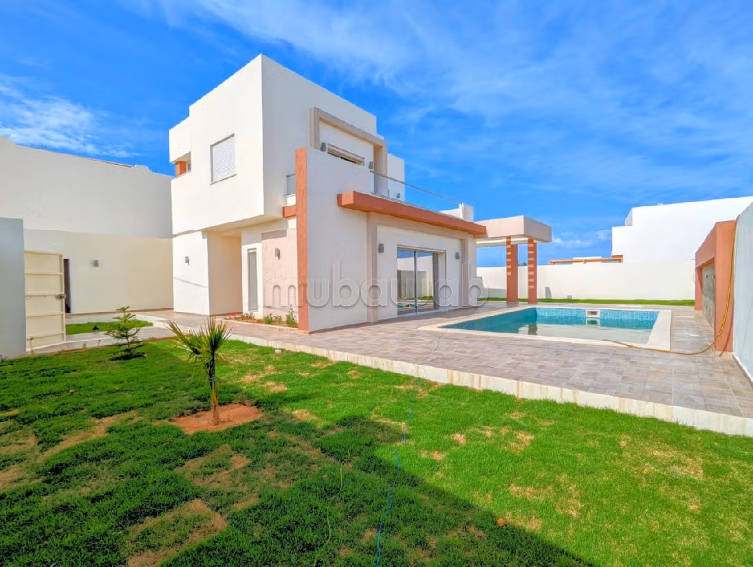 High quality house for sale in Djerba. 5 rooms. Swimming pool, air conditioning.
