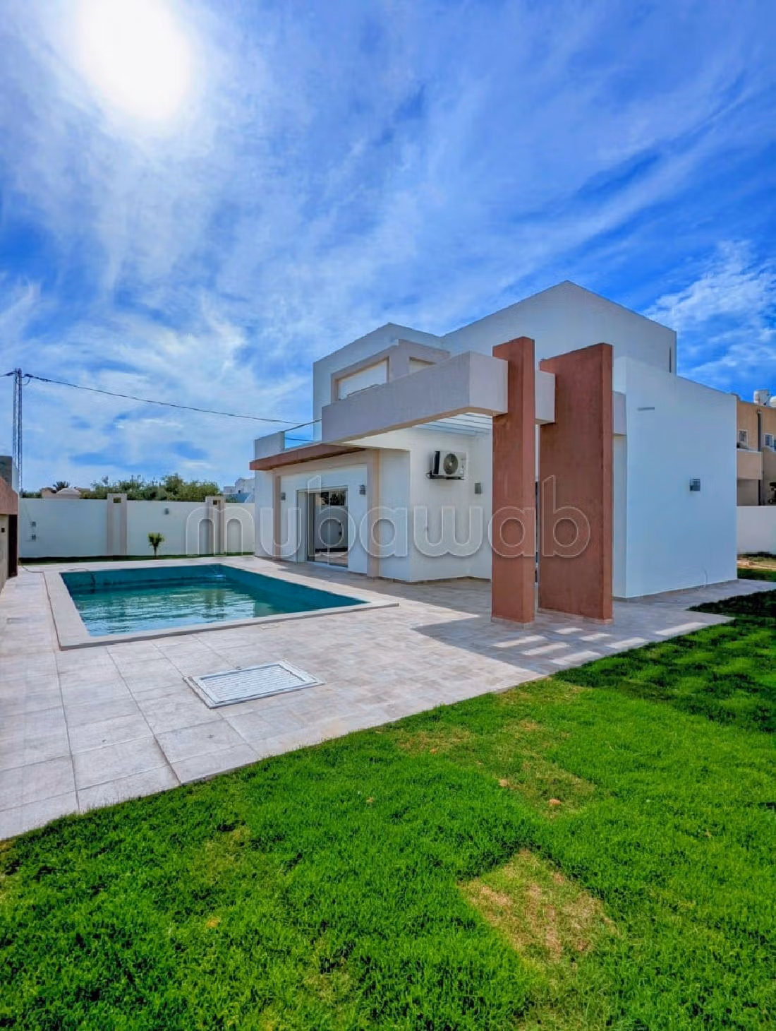 High quality house for sale in Djerba. 5 rooms. Swimming pool, air conditioning. 