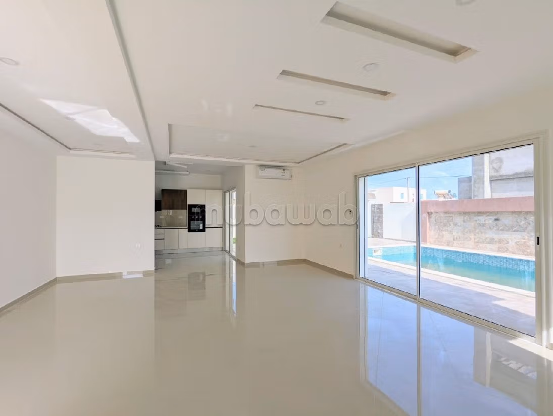 High quality house for sale in Djerba. 5 rooms. Swimming pool, air conditioning. 