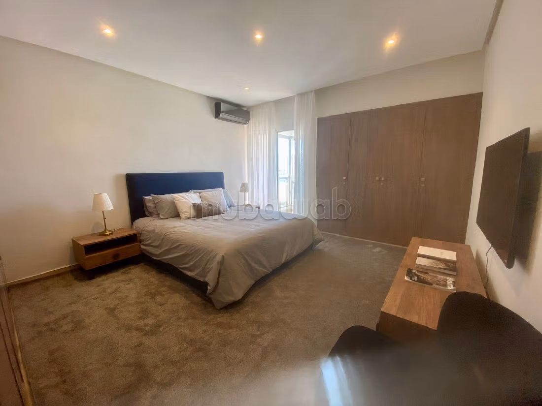 Bonito piso en venta en Gauthier. Pequeña superficie 175 m². Con garaje y ascensor