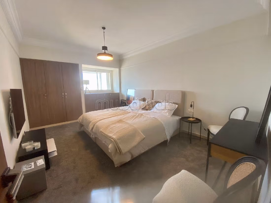 Bonito piso en venta en Gauthier. Pequeña superficie 175 m². Con garaje y ascensor