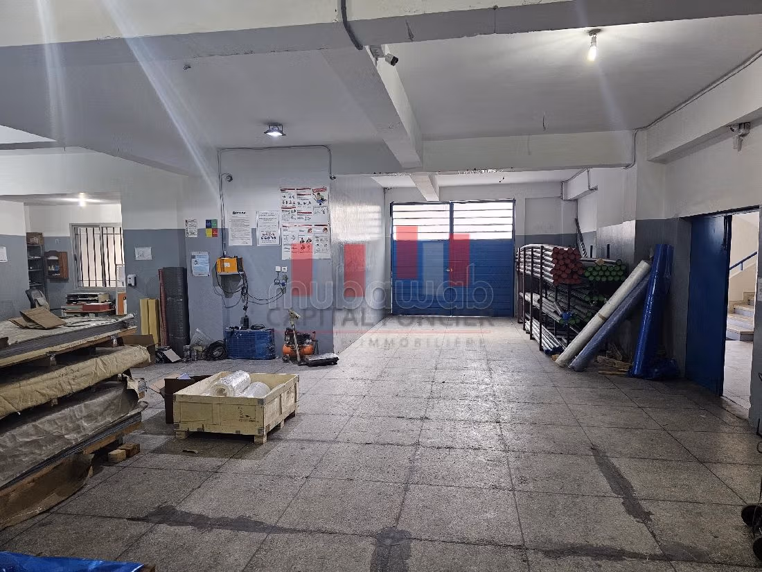 Batiment industriel de 2700 m de surface exploitable a la vente zone industrielle sidi bernoussi ain sebaa accès autoroutier immédiat