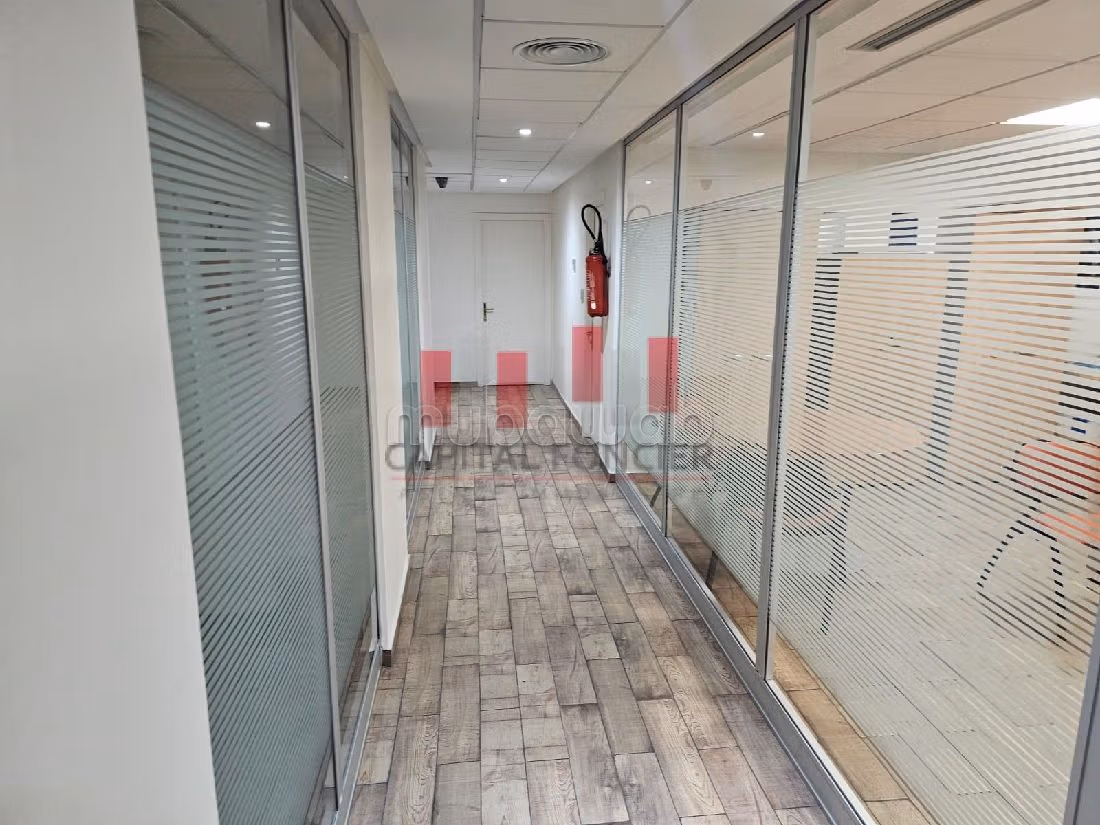 Batiment industriel de 2700 m de surface exploitable a la vente zone industrielle sidi bernoussi ain sebaa accès autoroutier immédiat