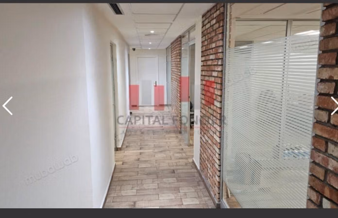 Bâtiment de 2700 m de surface exploitable a sidi bernoussi ain sebaa accès autoroutier immédiat idéal pour école, laboratoire pharmaceutique ou Siège de bureaux