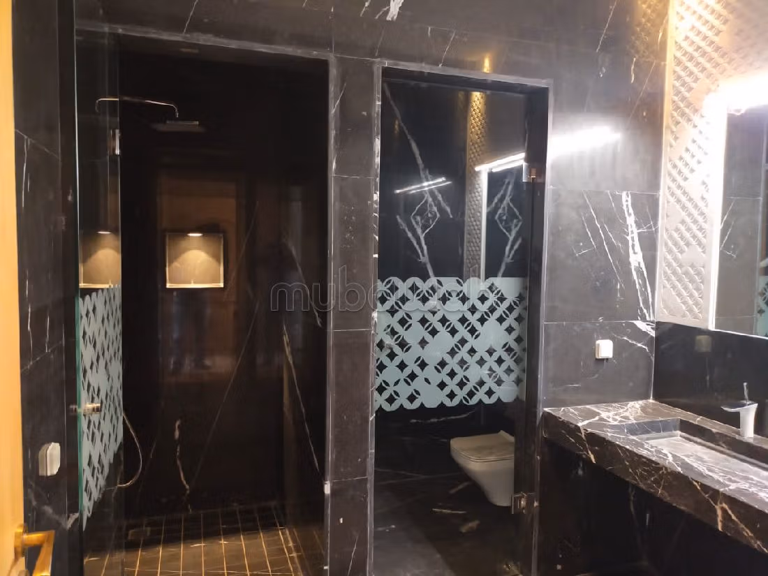 فيلا جميلة للبيع طريق فاس ب. 9 قطع كبيرة. مفروشة. 