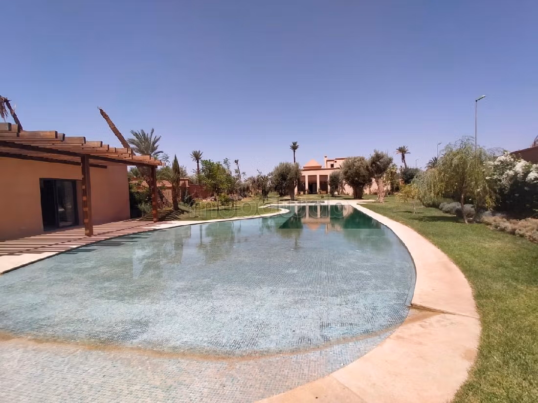 فيلا جميلة للبيع طريق فاس ب. 9 قطع كبيرة. مفروشة. 