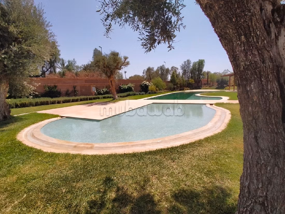 فيلا جميلة للبيع طريق فاس ب. 9 قطع كبيرة. مفروشة. 