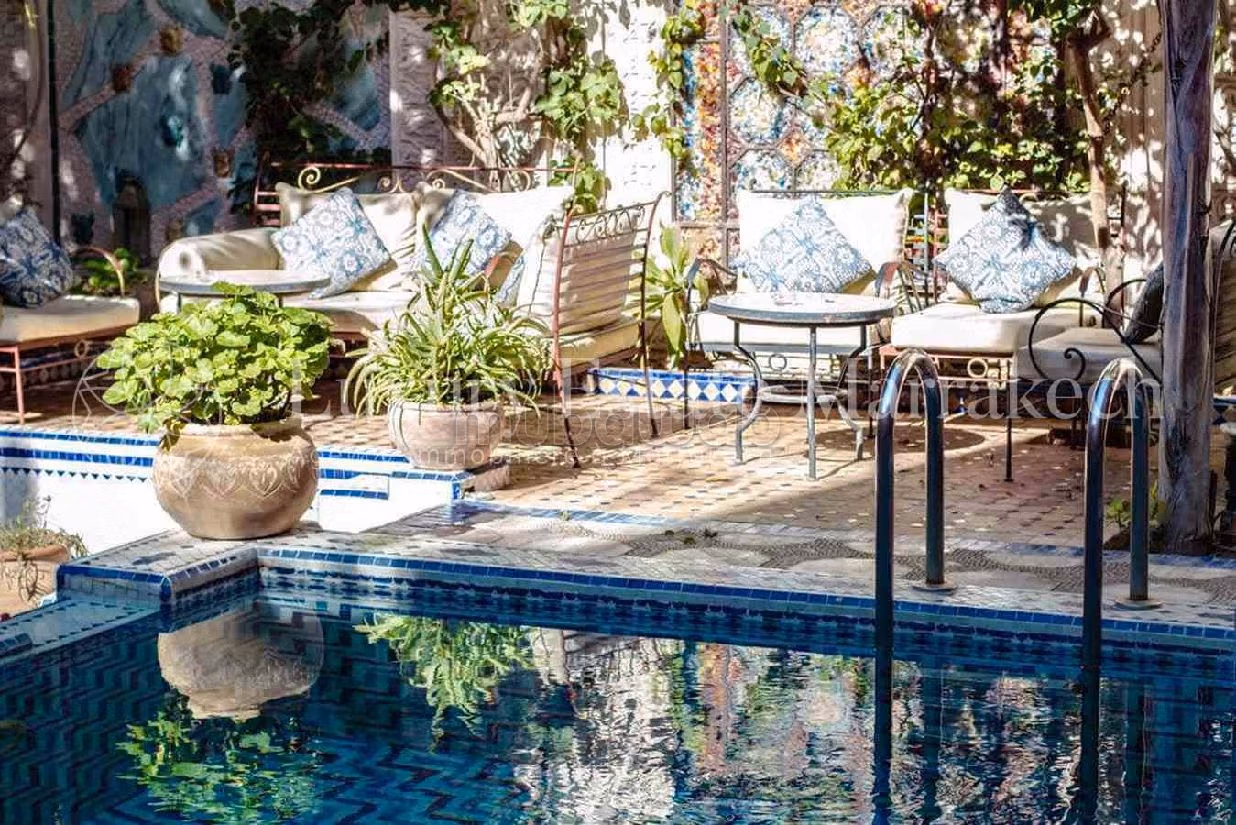 Te koop: riads in Mouassine. 25 Slaapkamers. Volledig gemeubileerd. 