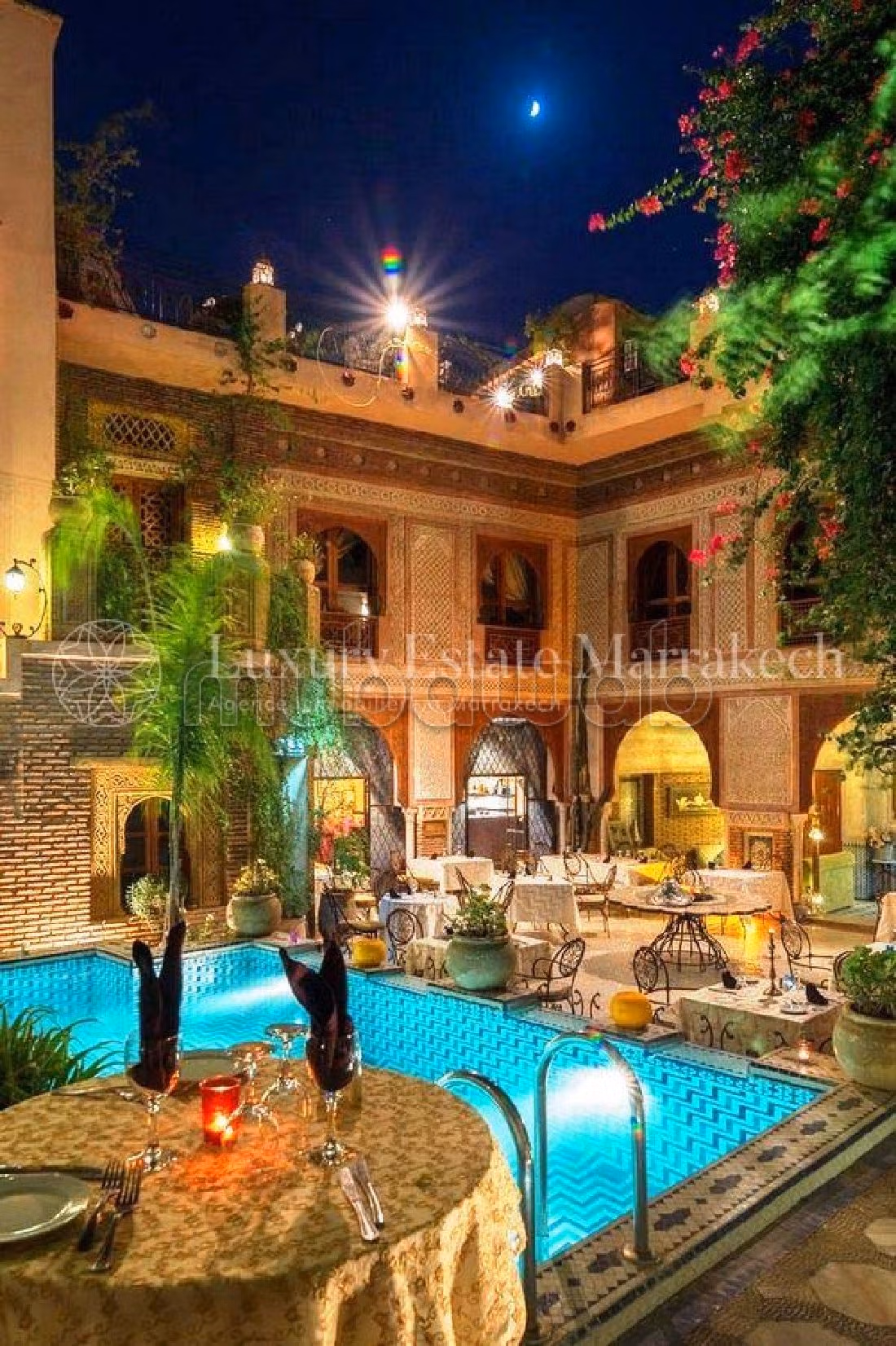 Te koop: riads in Mouassine. 25 Slaapkamers. Volledig gemeubileerd. 