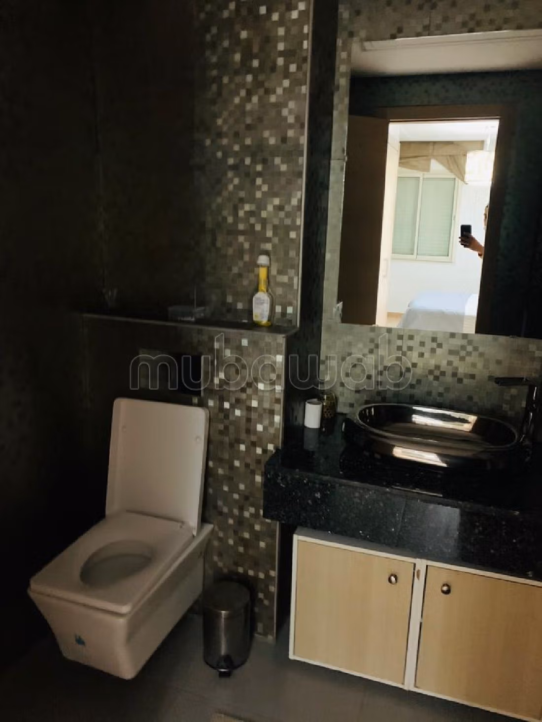 Flat for rent. Large area 165 m². caretaker available, air conditioning system.