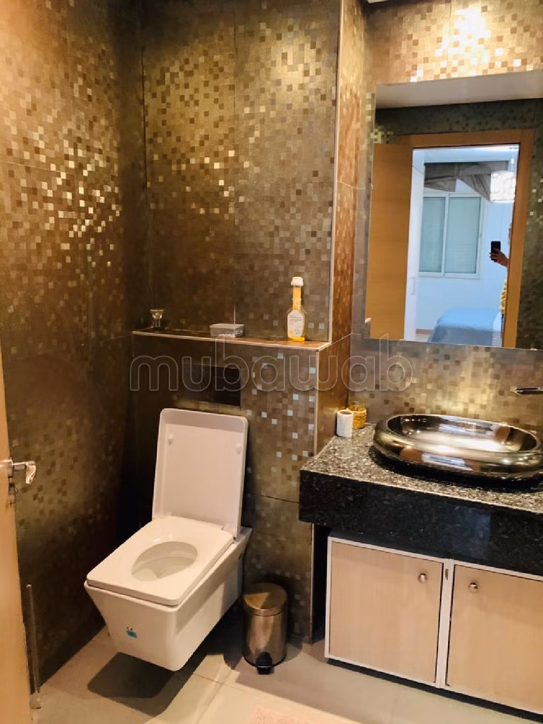 Flat for rent. Large area 165 m². caretaker available, air conditioning system.