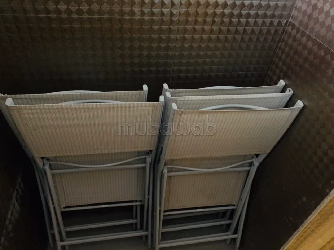 Flat for rent. Large area 165 m². caretaker available, air conditioning system.