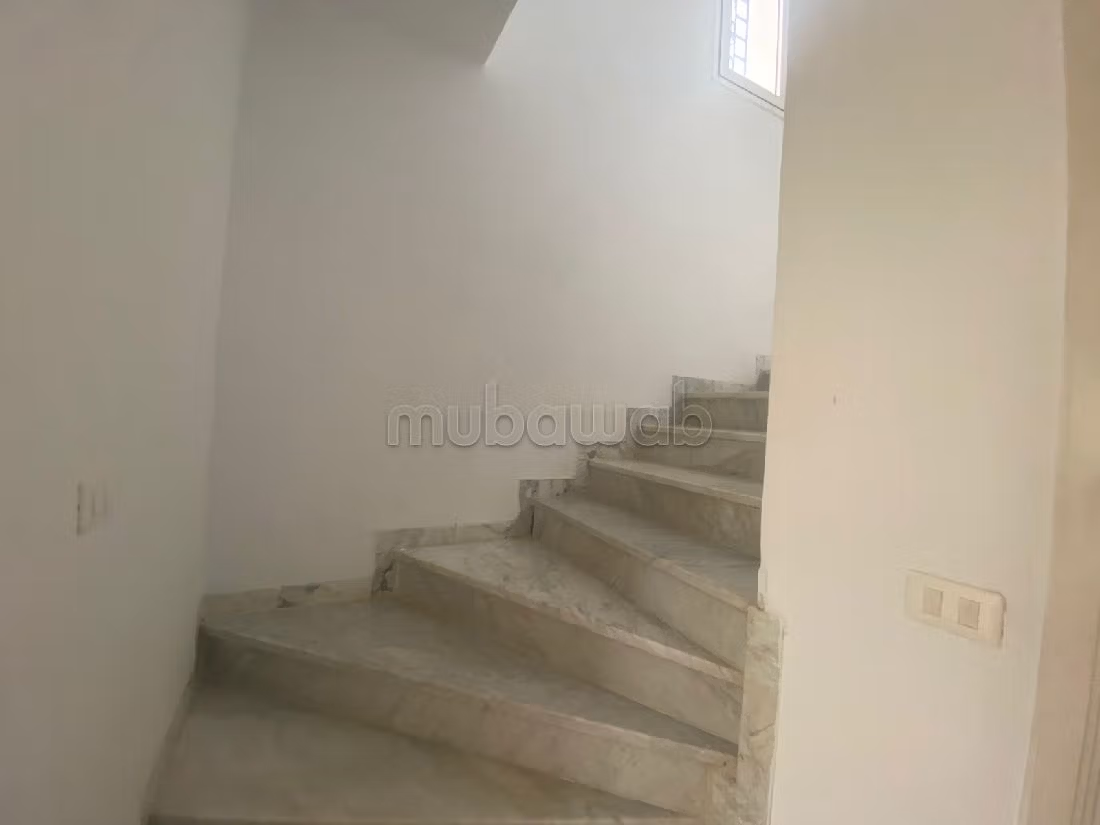 Bellissima casa in affitto a Hammamet. 4 locali. Servizio di conciergerie e piscina