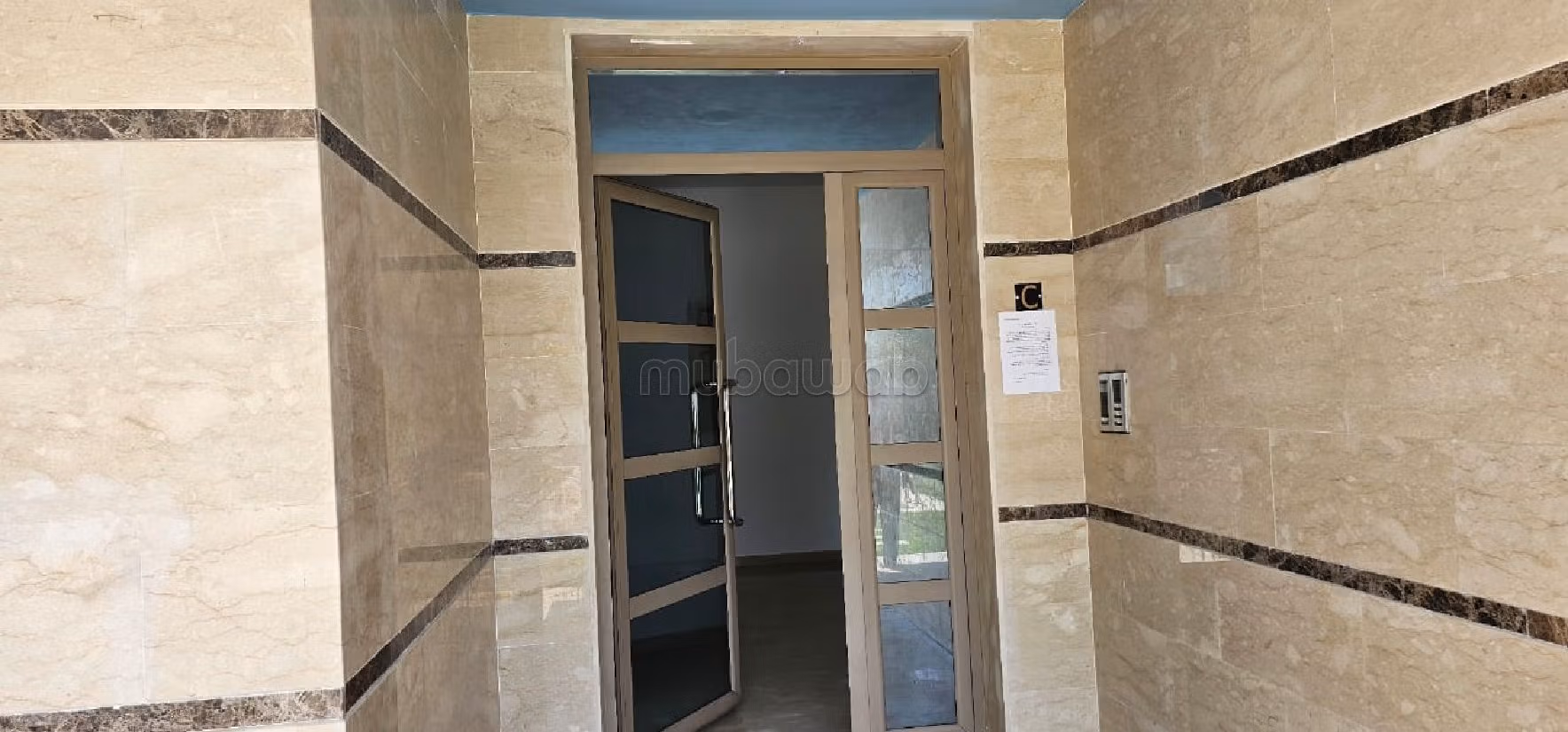 Appartementen om te huren in Harhoura. Totale oppervlakte 82 m². Garage en lift