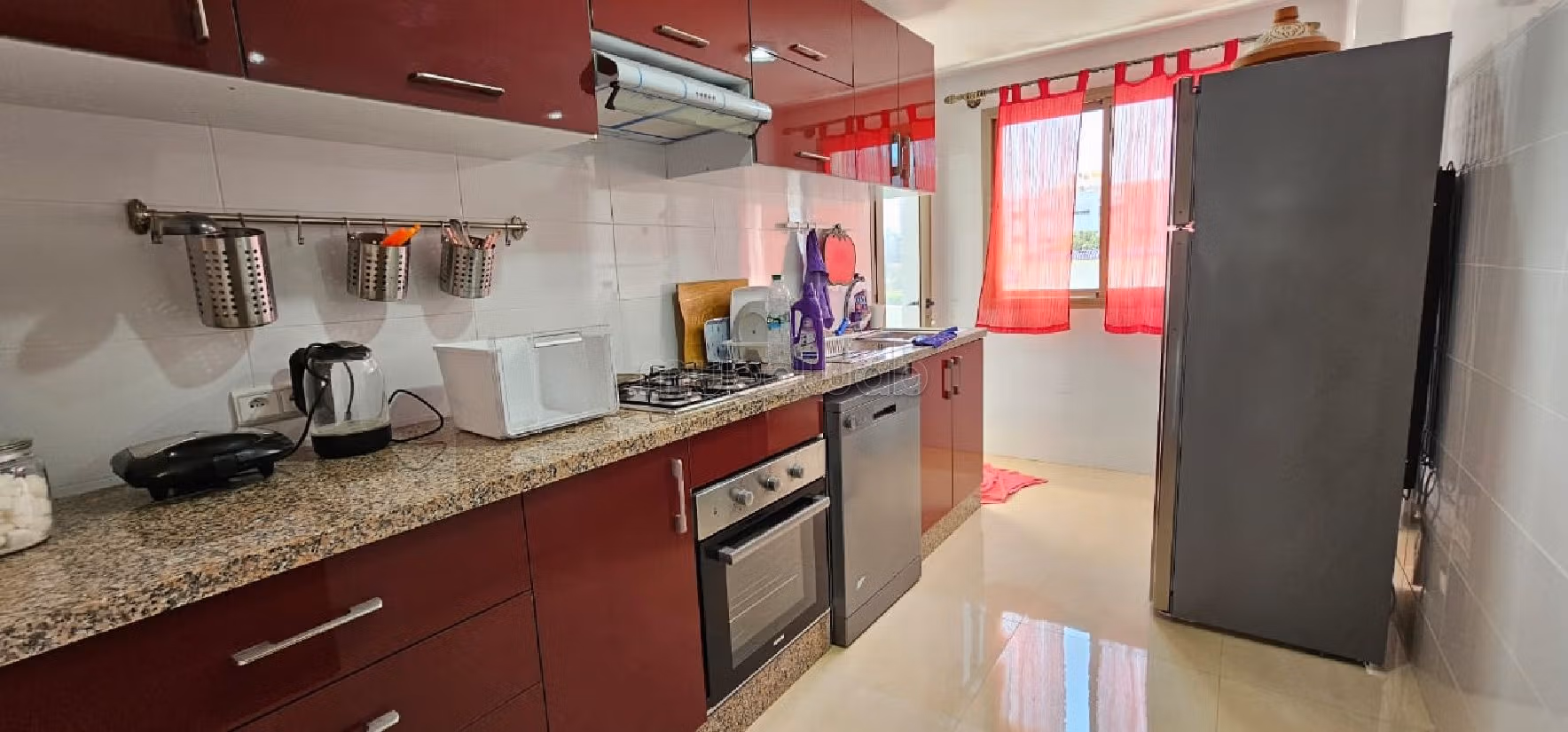 Appartementen om te huren in Harhoura. Totale oppervlakte 82 m². Garage en lift