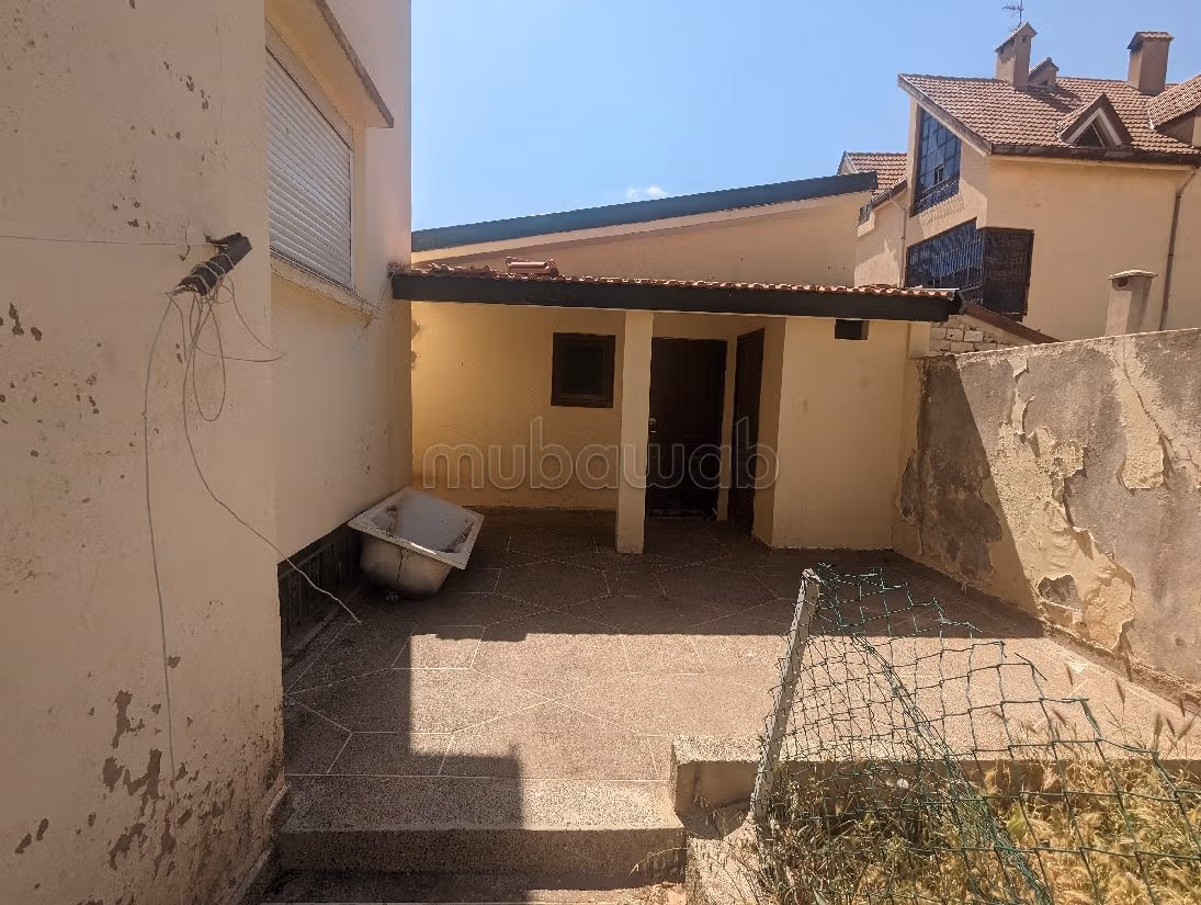 Proprietà in vendita a Atlas. Superficie totale 427 m². Impianto di riscaldamento. 