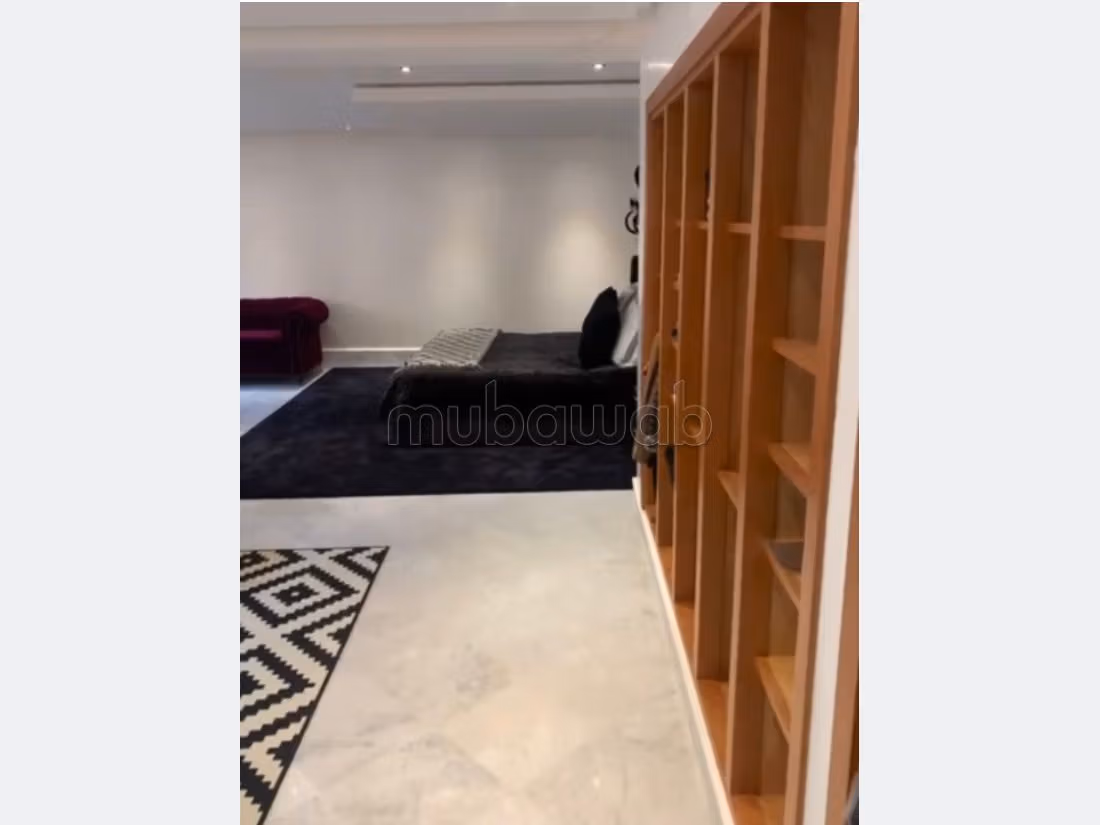 Superb riad for sale in Agdal. Dimension 700 m². Residence with swimming pool.