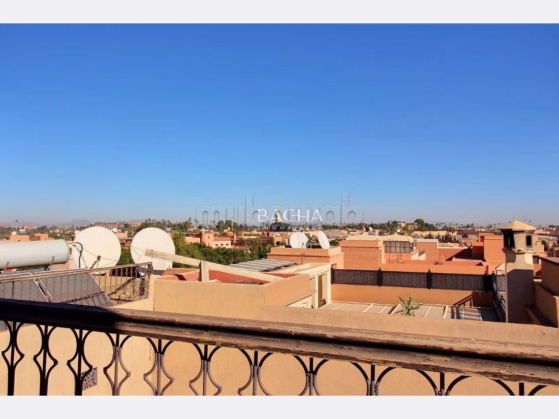 Superb riad for sale in Agdal. Dimension 700 m². Residence with swimming pool.