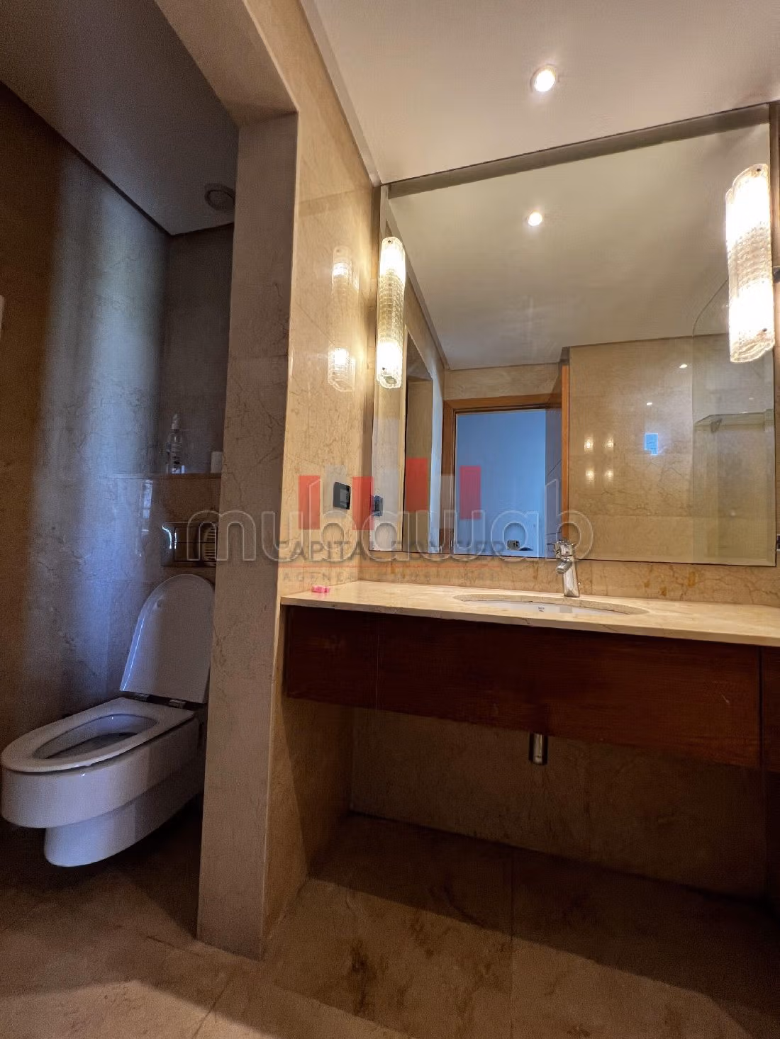 Très bel appartement en location à Bouskoura. 
4 chambres agréables. 
Piscine, climatisation
