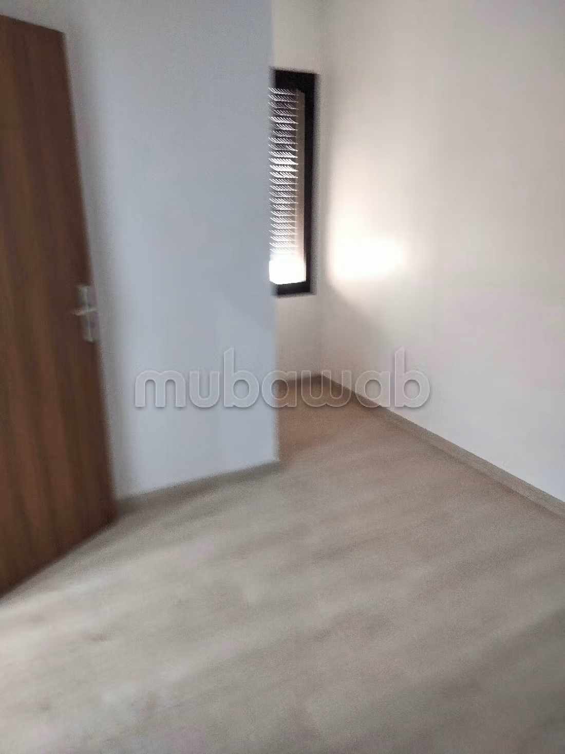 Piso en venta. Superficie 73 m². Salón tradicional, antena parabólica general.