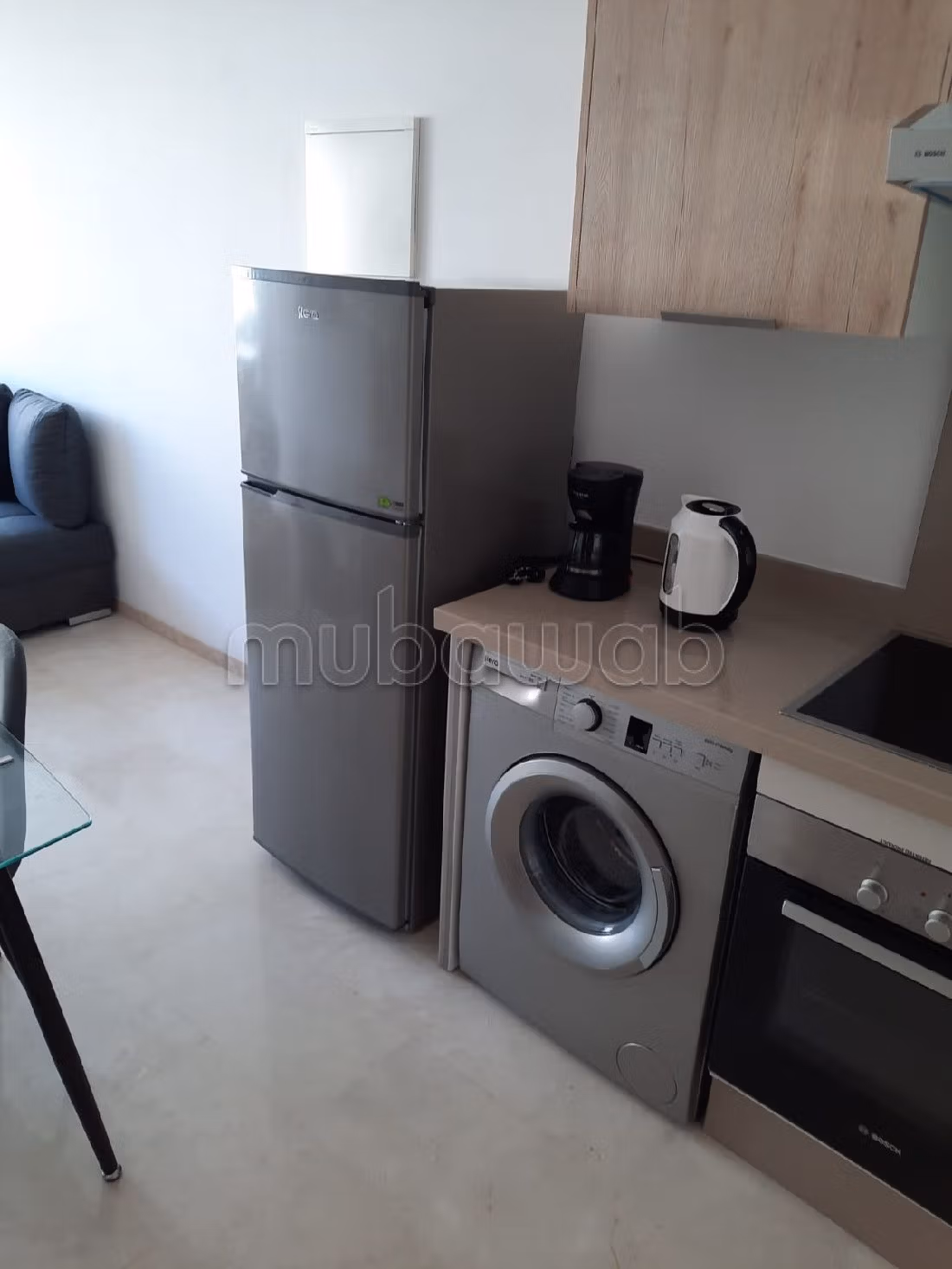 Flat for rent in Casablanca Finance City. 1 lovely room. Caretaker service and air conditioning. 