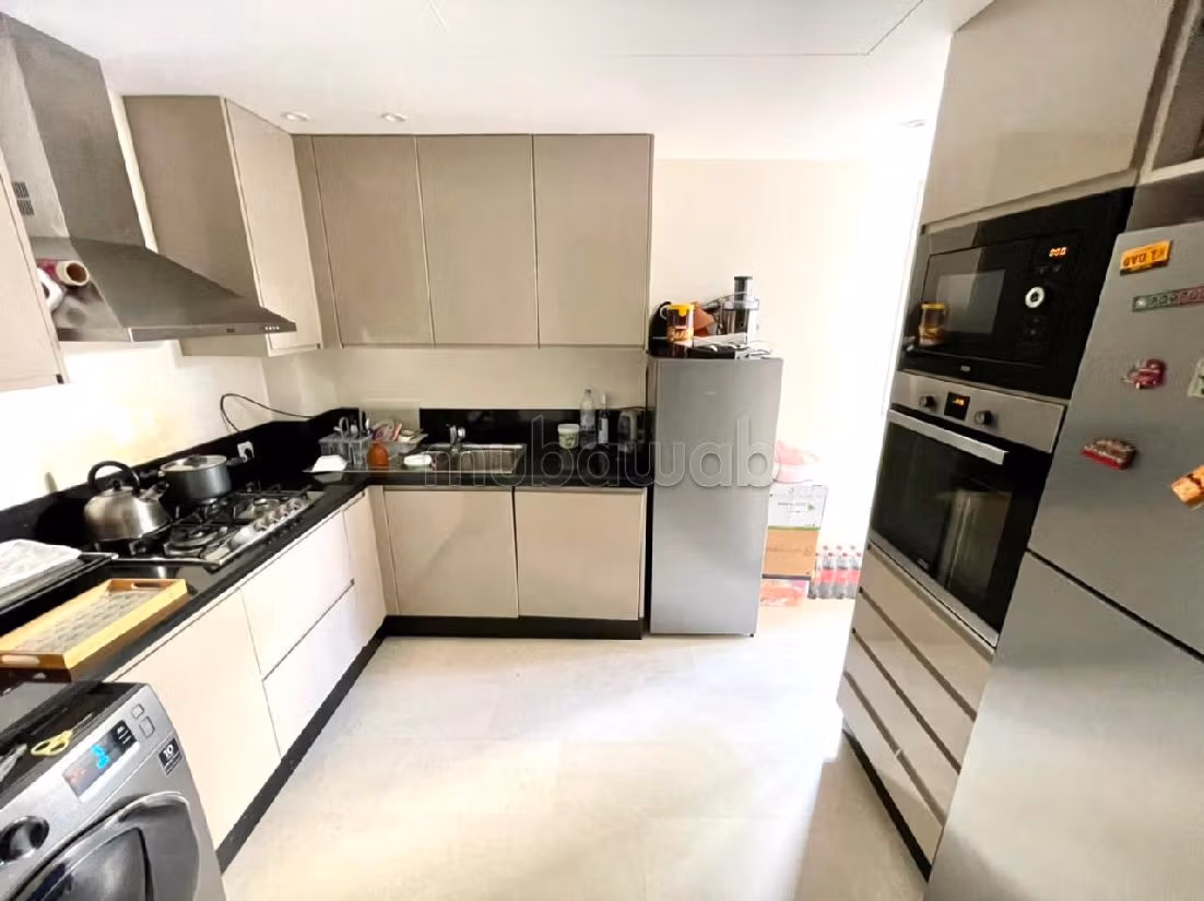 Se alquila este piso en Ferme Bretonne (Hay Arraha). 2 bonitas habitaciones. Terraza y ascensor. 