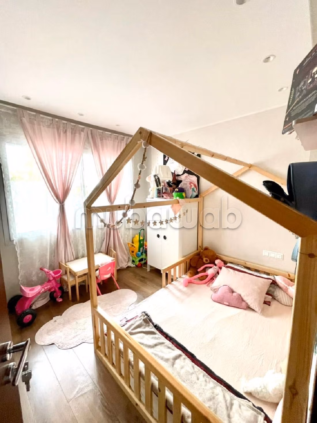 Se alquila este piso en Ferme Bretonne (Hay Arraha). 2 bonitas habitaciones. Terraza y ascensor. 