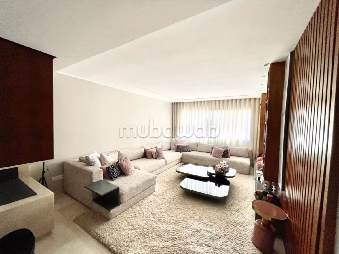 Se alquila este piso en Ferme Bretonne (Hay Arraha). 2 bonitas habitaciones. Terraza y ascensor. 