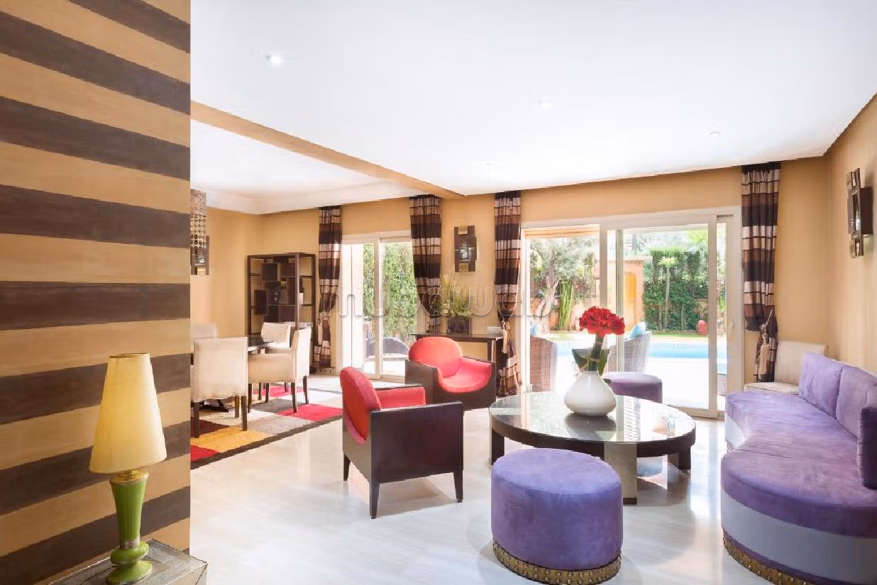 Superbe appartement à vendre à Hivernage. 3 chambres. Meublé