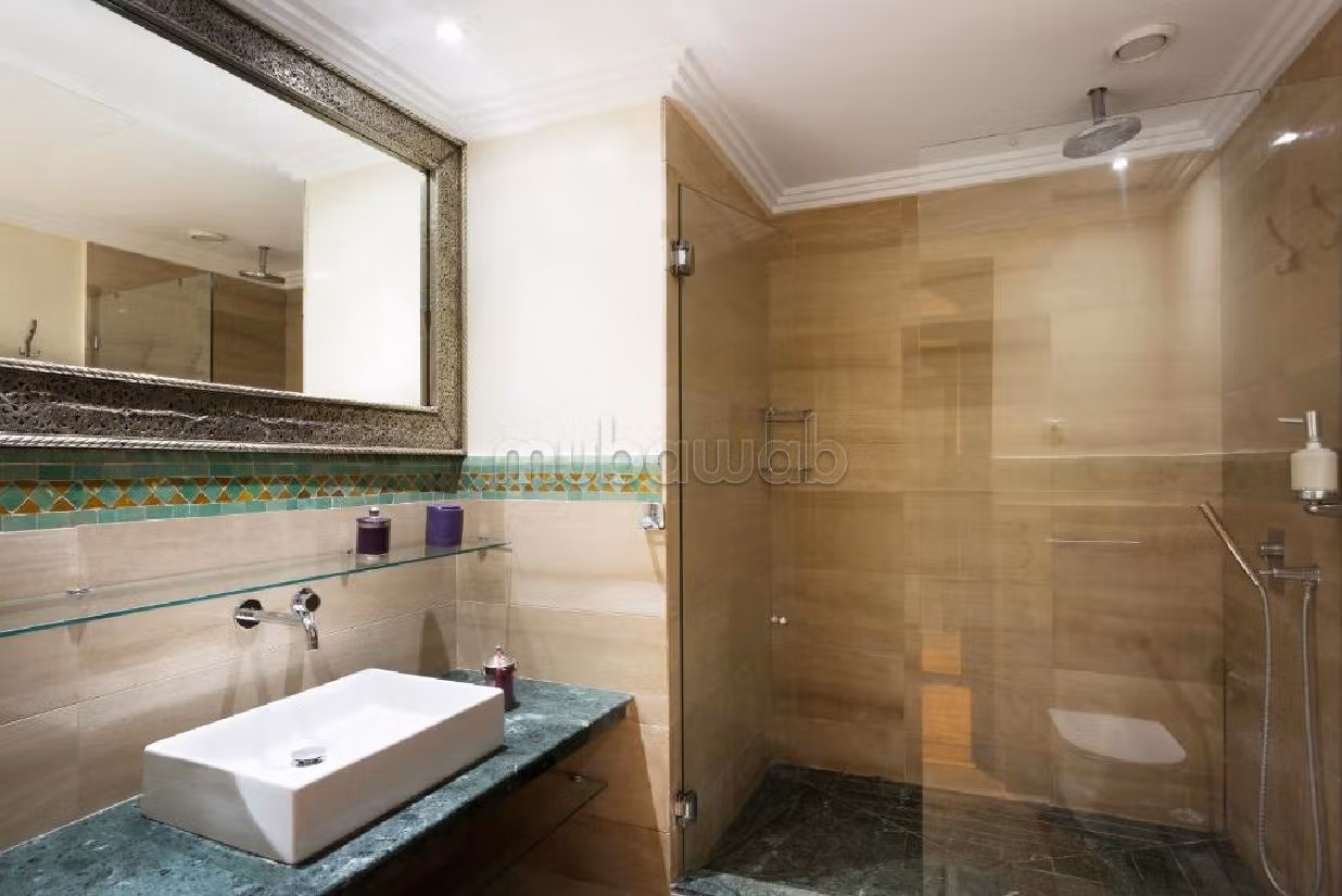 Superbe appartement à vendre à Hivernage. 3 chambres. Meublé