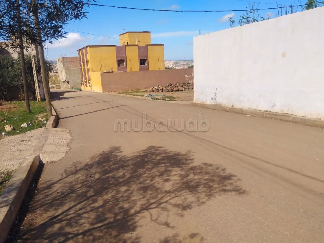 Land for sale. Large area 1500 m²