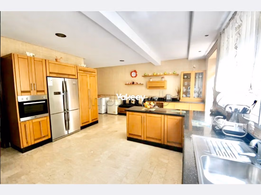 Casa de lujo en venta en Laymoune. 4 dormitorios. Aire condicionado integrado