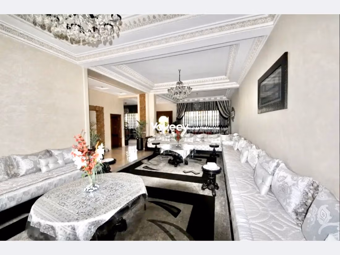 Casa de lujo en venta en Laymoune. 4 dormitorios. Aire condicionado integrado