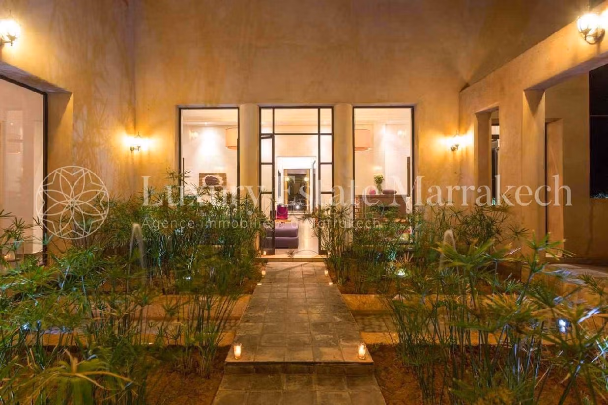 Villa de lujo en venta en Route Amizmiz. 5 bonitas habitaciones. Bien decorado. 