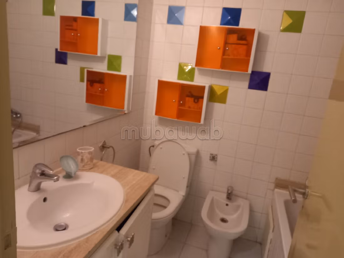 Apartment for rent in Racine. 4 large rooms.