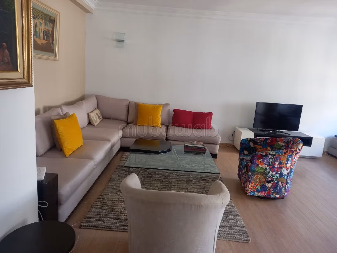 Apartment for rent in Racine. 4 large rooms.