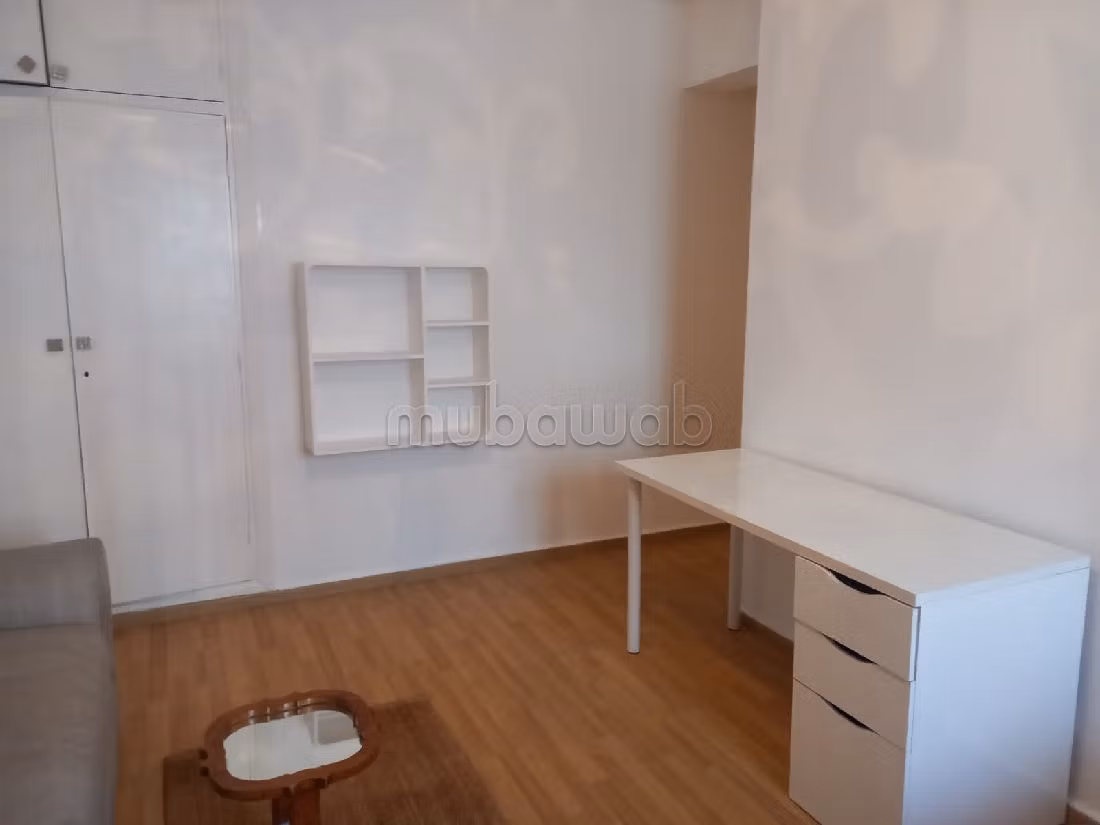 Apartment for rent in Racine. 4 large rooms.