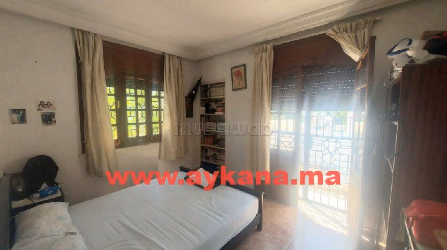 Magnífica casa en venta en Riyad. Área total 400 m². Jardín y terraza. 