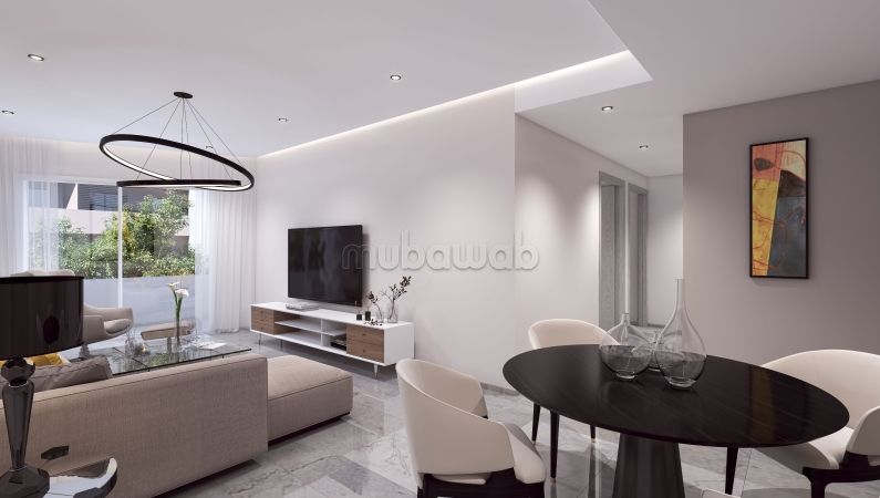 شقة للبيع ب حي الغزالة. المساحة الكلية 104 م². نوافذ مع زجاج مزدوج وباب آمن